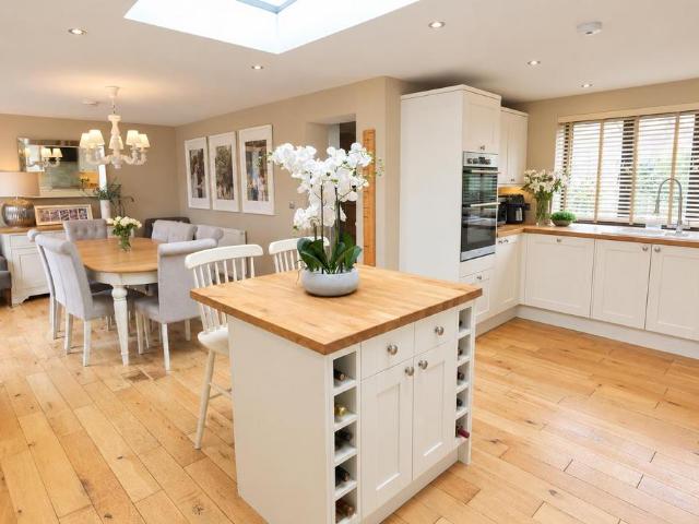 Bungalow for sale in Broughton Gifford