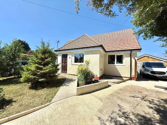 Bungalow for sale in Sundon Park, Luton