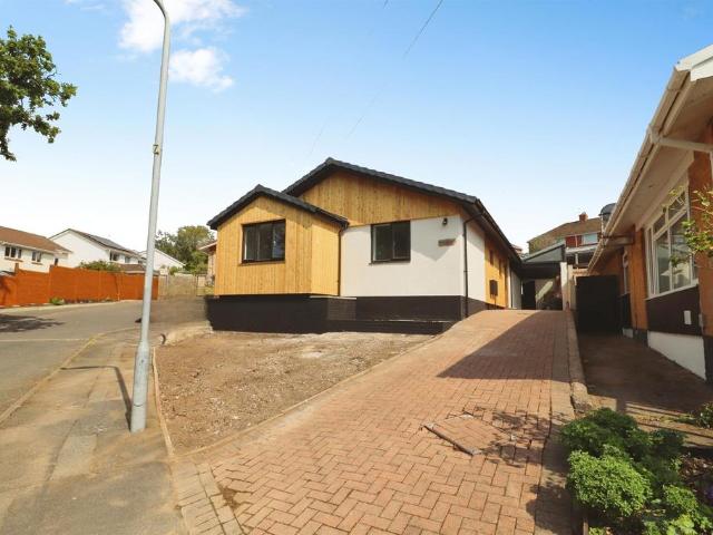 Bungalow for sale in Cwm Talwg, Barry