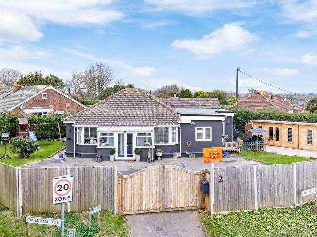 Bungalow for sale in Ash, Kent