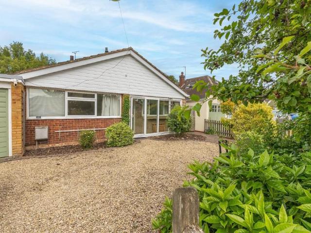 Bungalow for sale in Pitstone