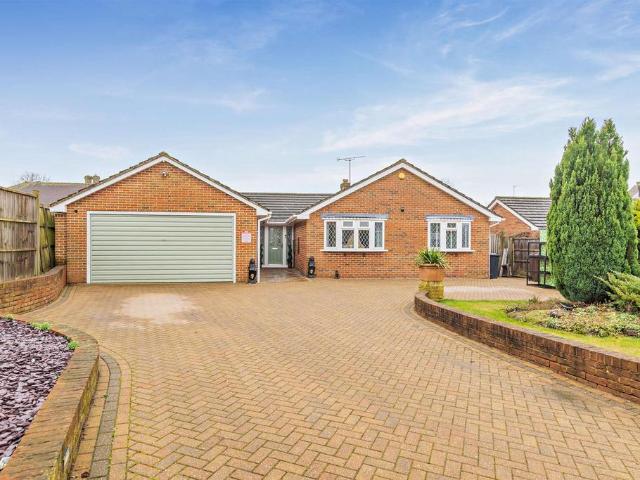 Bungalow for sale in Midway, Kent
