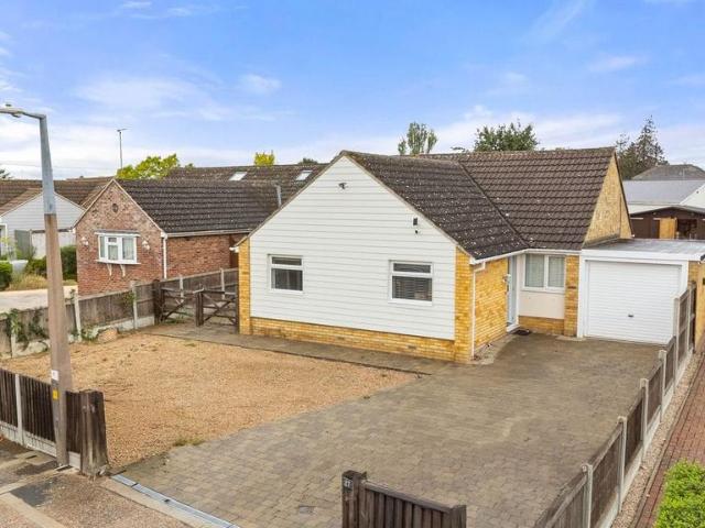 Bungalow for sale in Chipping Hill, Essex
