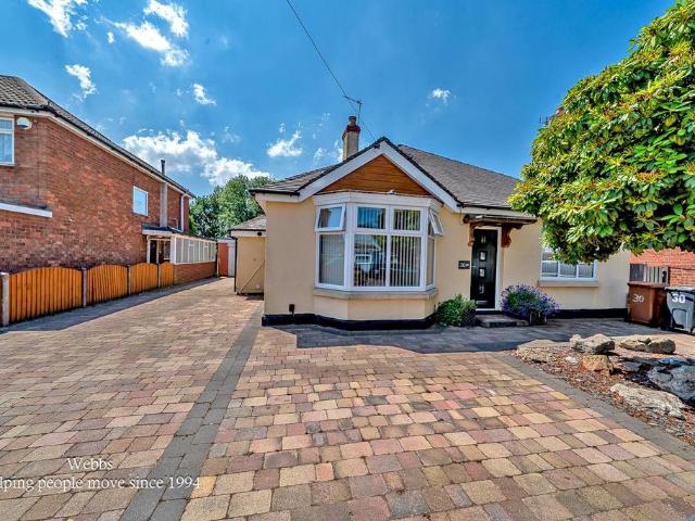 Bungalow for sale in Brownhills, West Midlands