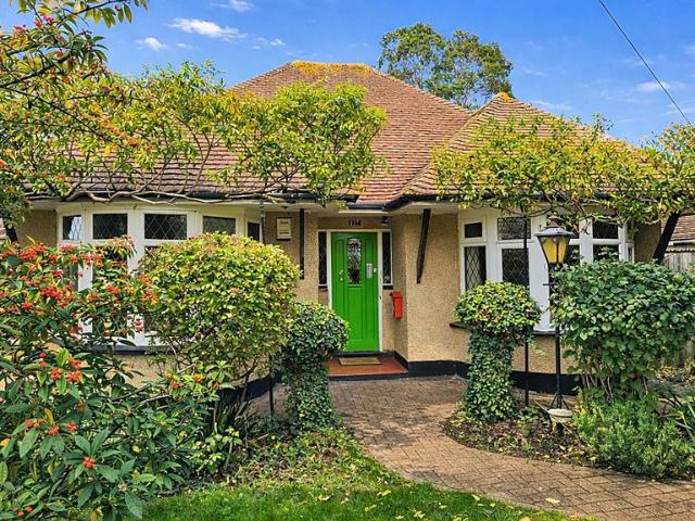 Bungalow for sale in Hunter's Forstal, Canterbury
