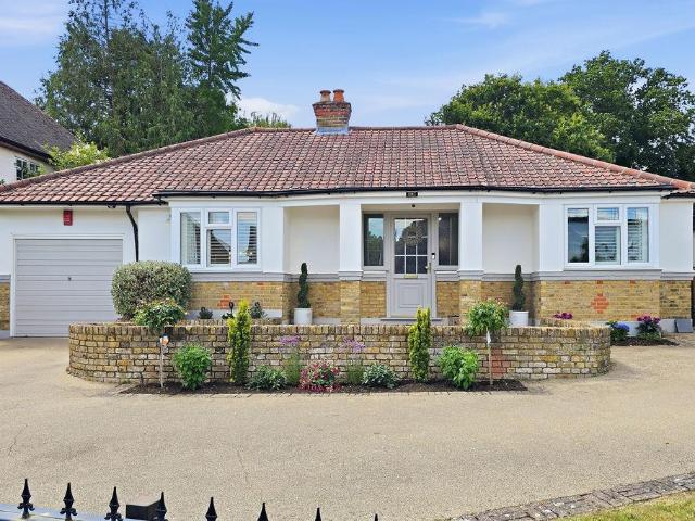 Bungalow for sale in Fretherne, Hertfordshire