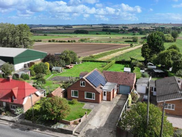 Bungalow for sale in Baumber, East Lindsey