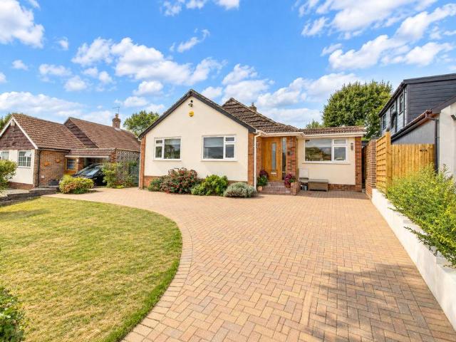 Bungalow for sale in Fretherne, Hertfordshire