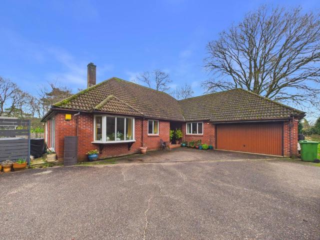 Bungalow for sale in West Hill, Budlake