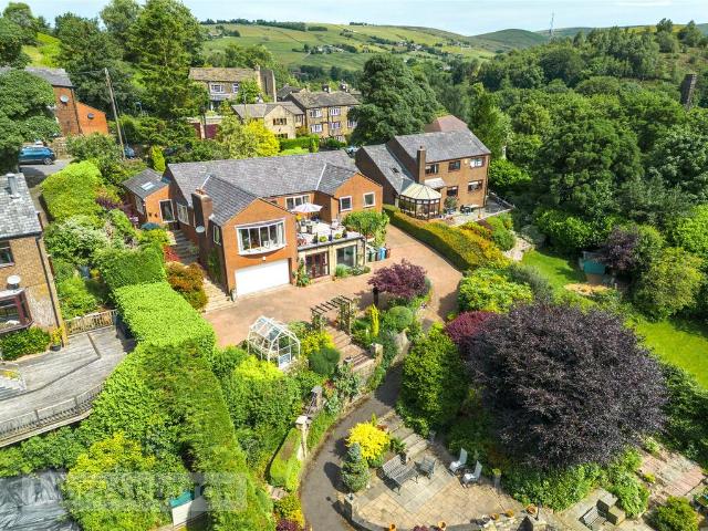 Bungalow for sale in Saddleworth, Pendock