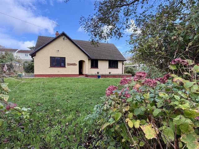 Bungalow for sale in Monkton, Pembroke