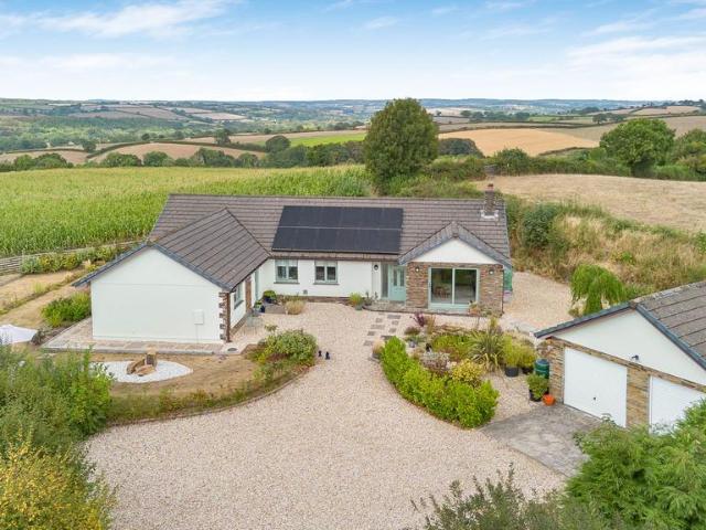 Bungalow for sale in Weir Quay, Devon