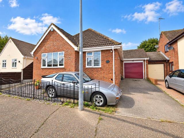 Bungalow for sale in Ashingdon, Barling