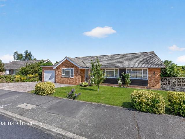 Bungalow for sale in London Borough of Croydon, Purley
