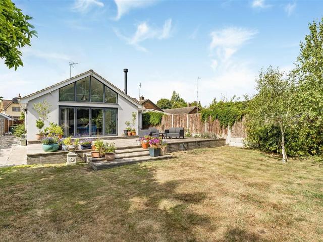Bungalow for sale in Chipping Hill, Essex