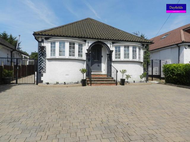 Bungalow for sale in Fretherne, Hertfordshire