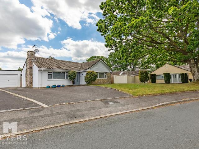 Bungalow for sale in Tricketts Cross, Ferndown