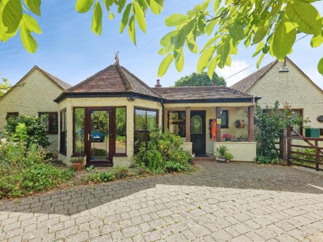 Bungalow for sale in The Bridge, Kent