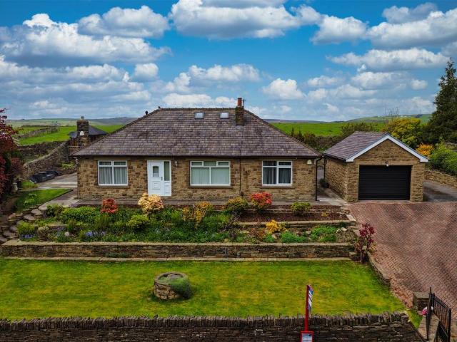Bungalow for sale in Catherine Slack, Queensbury