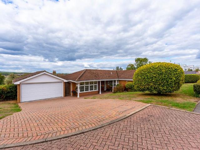 Bungalow for sale in Troy Town, Rochester