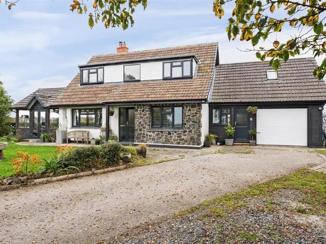 Bungalow for sale in Grade-Ruan, Cornwall
