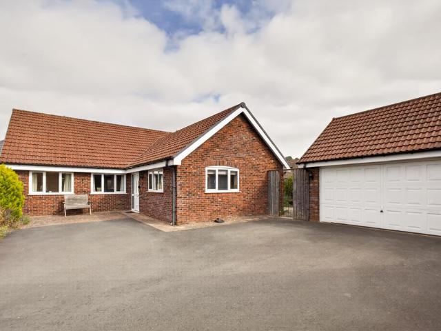 Bungalow for sale in Fine Street