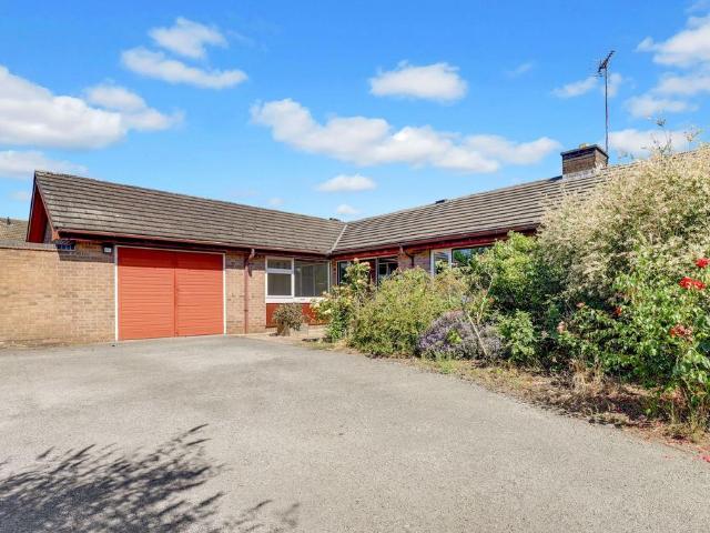 Bungalow for sale in Farnsfield, Alverton