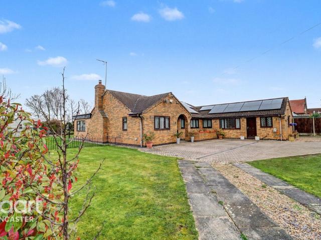 Bungalow for sale in Moorends, South Yorkshire