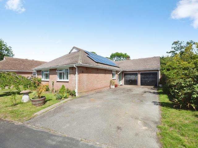 Bungalow for sale in Mengham, Havant
