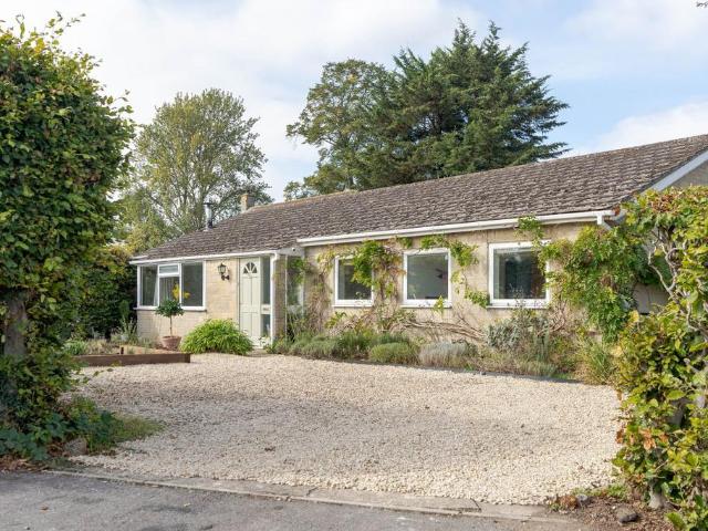 Bungalow for sale in Shillingford, Berrick Salome