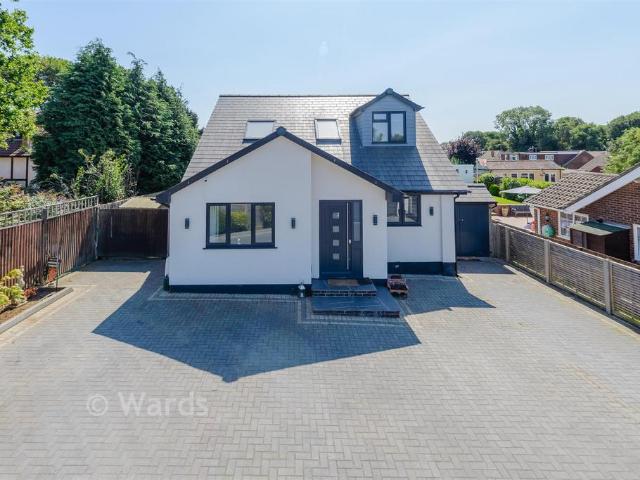 Bungalow for sale in The Butts, Kent