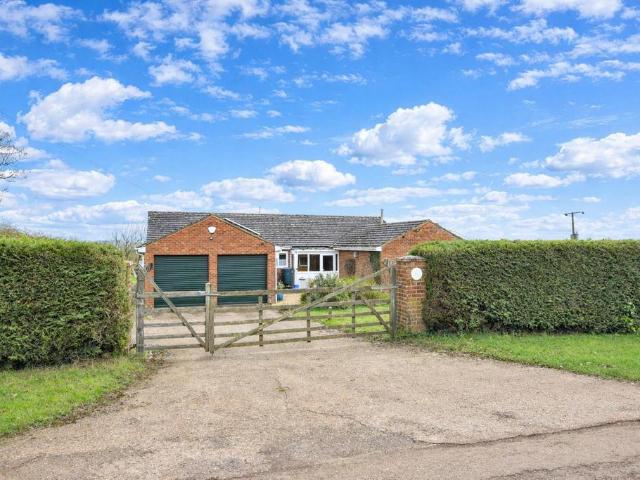 Bungalow for sale in Heath And Reach, Bedfordshire