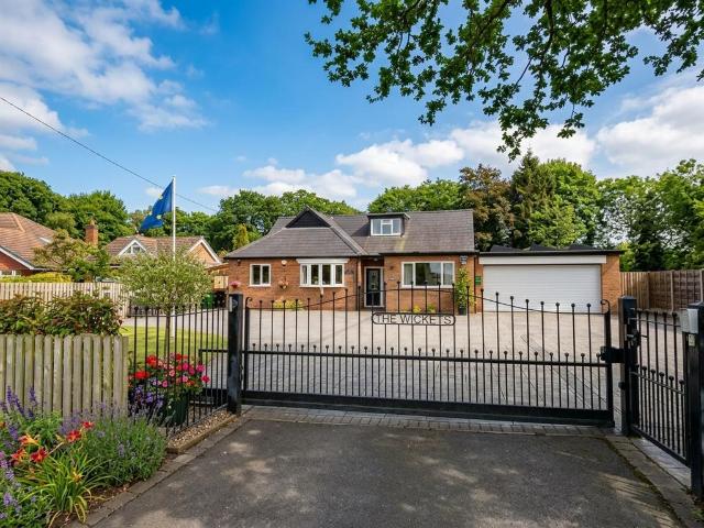 Bungalow for sale in Mobberley