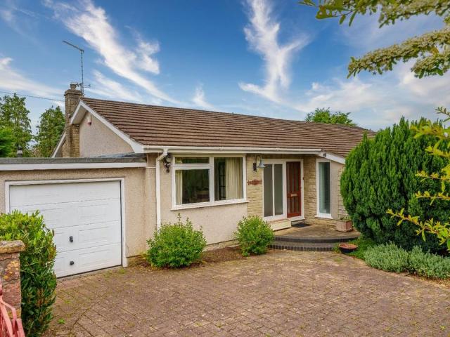 Bungalow for sale in Yatton, North Somerset