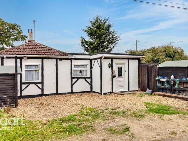 Bungalow for sale in Dale Hill, Essex