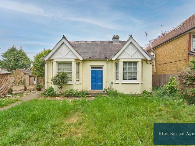 Bungalow for sale in London Borough of Ealing, Greater London