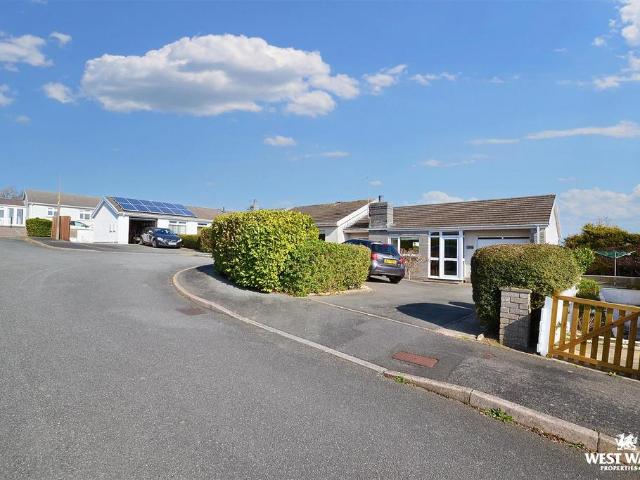 Bungalow for sale in Llanstadwell, Wales