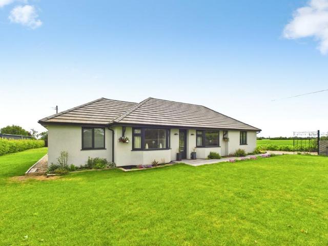 Bungalow for sale in Stone Street, Eastbridge