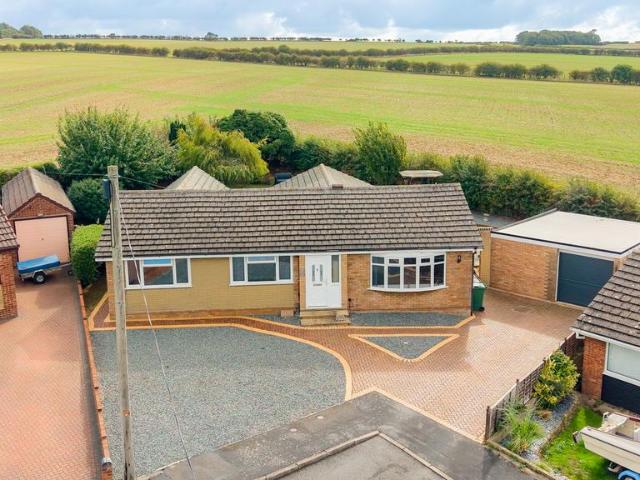 Bungalow for sale in Barholm, Lincolnshire