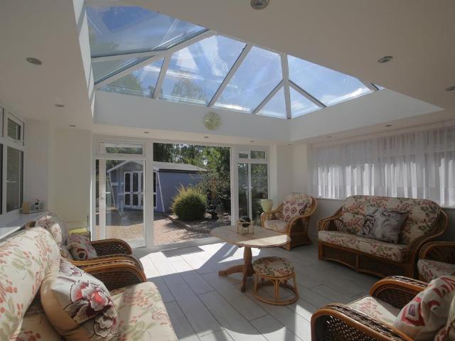 Bungalow for sale in Leighton-Linslade, Leighton Buzzard