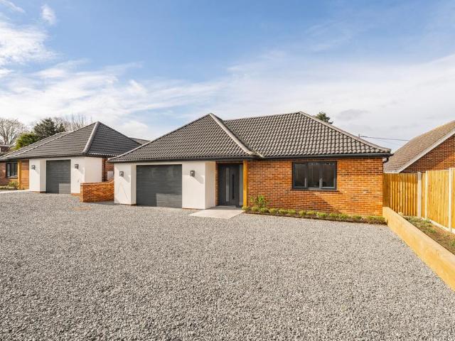 Bungalow for sale in Eastbridge, Suffolk