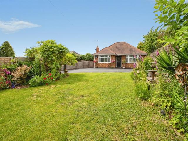 Bungalow for sale in Heanor and Loscoe CP, Kedleston