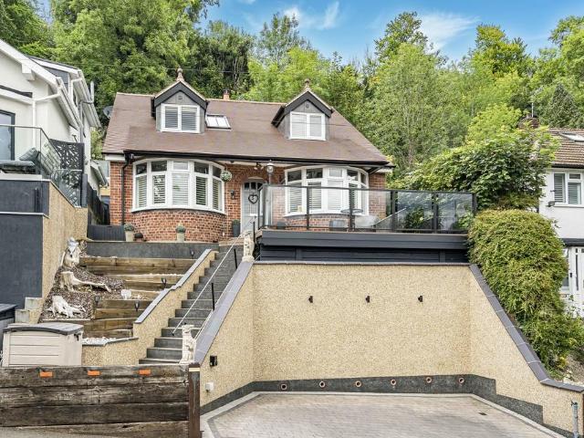 Bungalow for sale in Hillview, Surrey