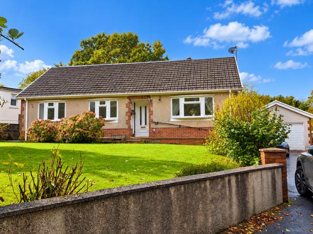 Bungalow for sale in Llandybie, Caerbryn