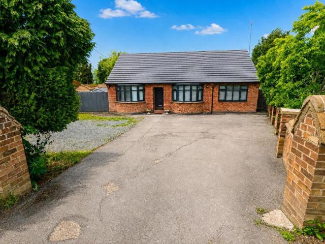 Bungalow for sale in Bedford
