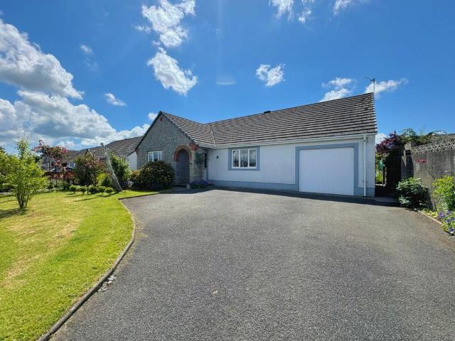 Bungalow for sale in Monkton, Pembroke