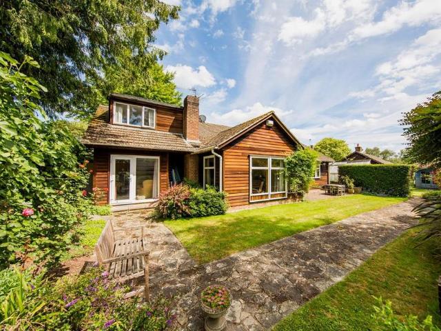 Bungalow for sale in The Butts, Kent