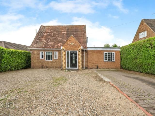 Bungalow for sale in Stipers Hill, Dunstable