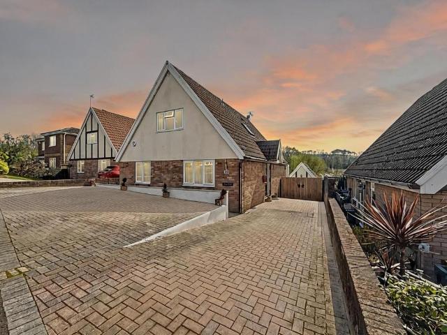 House for sale in Llantwit Fardre, Efail Isaf