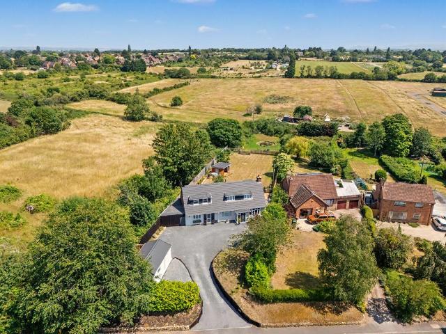 Bungalow for sale in Lenchwick, Crookhill